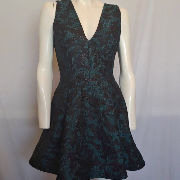 Alice + Olivia Dresses & Skirts - Alice + Olivia party mini dress